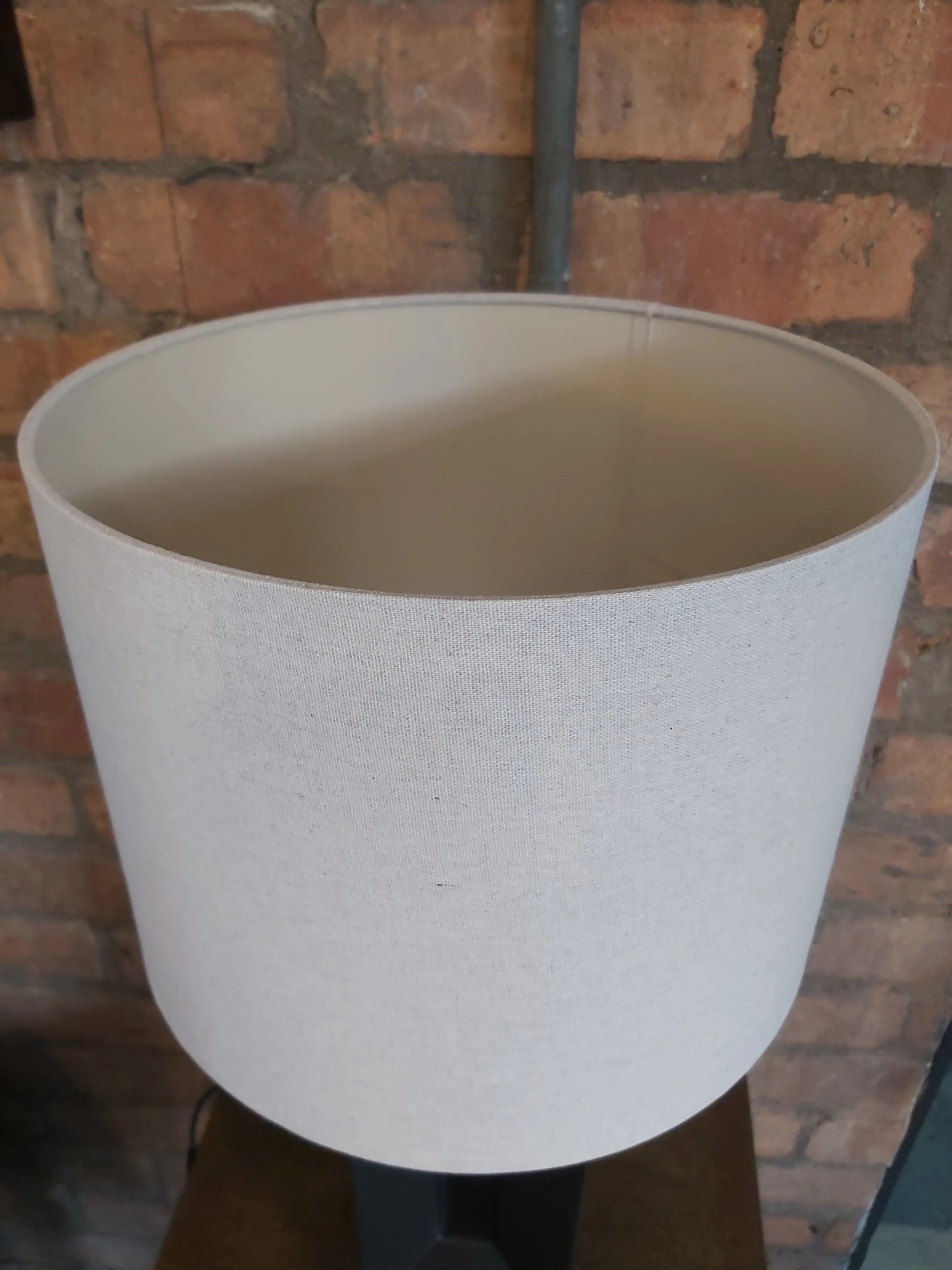 Modern Matt Black Ceramic Table Lamp – Off-White Cotton Shade