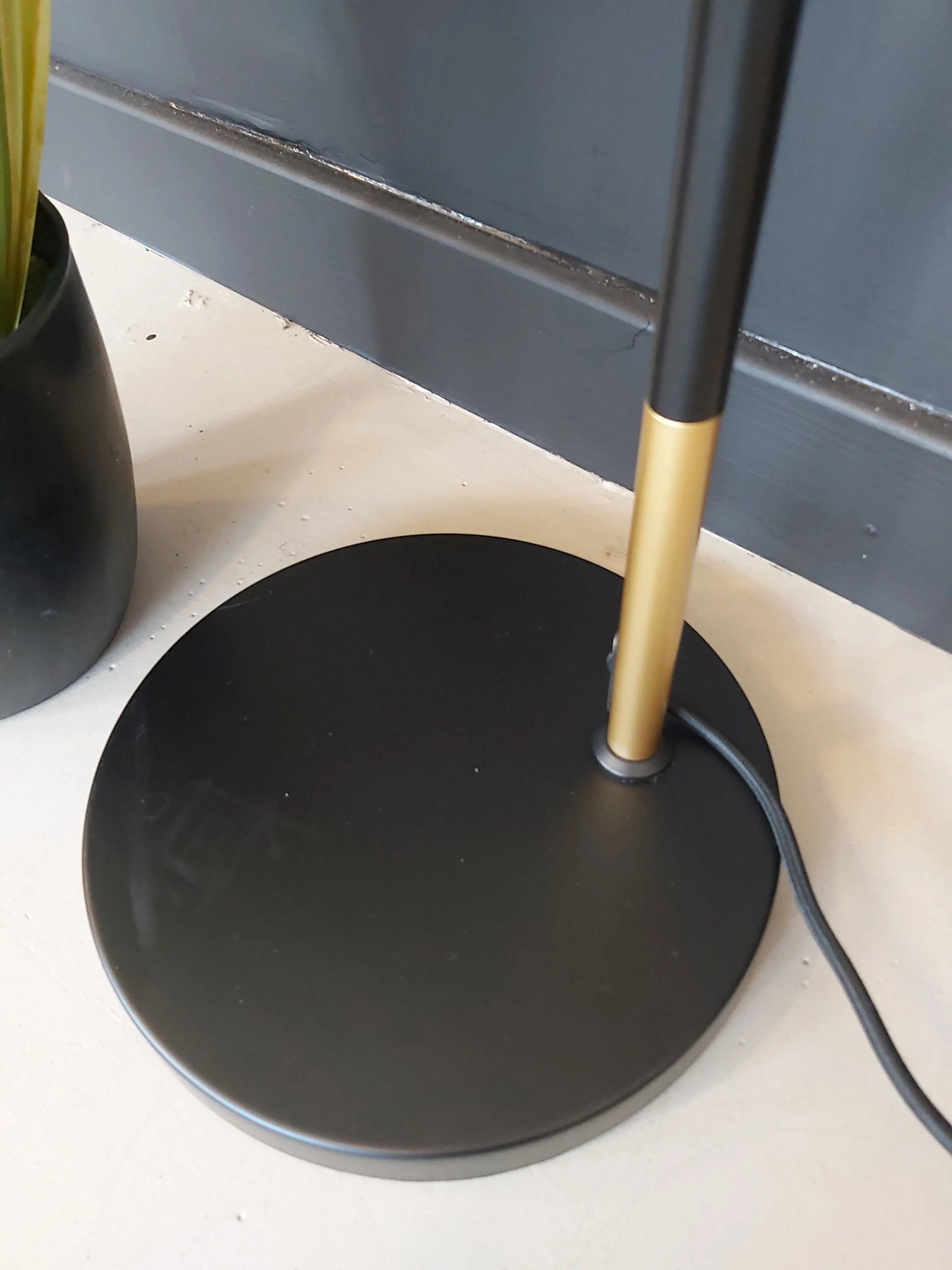 Contemporary Black & Gold Floor Lamp – Sleek Design with Frosted Globe Shade