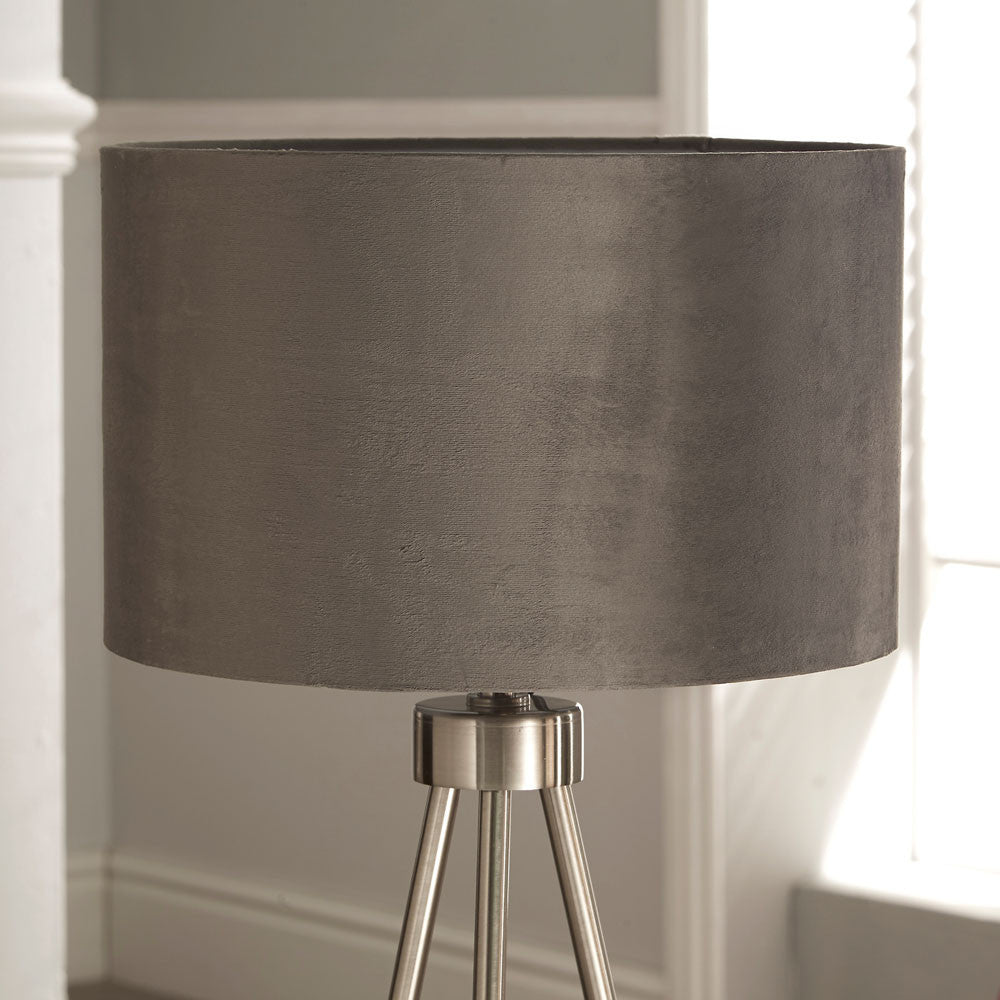 Modern Brushed Silver Tripod Table Lamp – Drum Shade & Sleek Finish