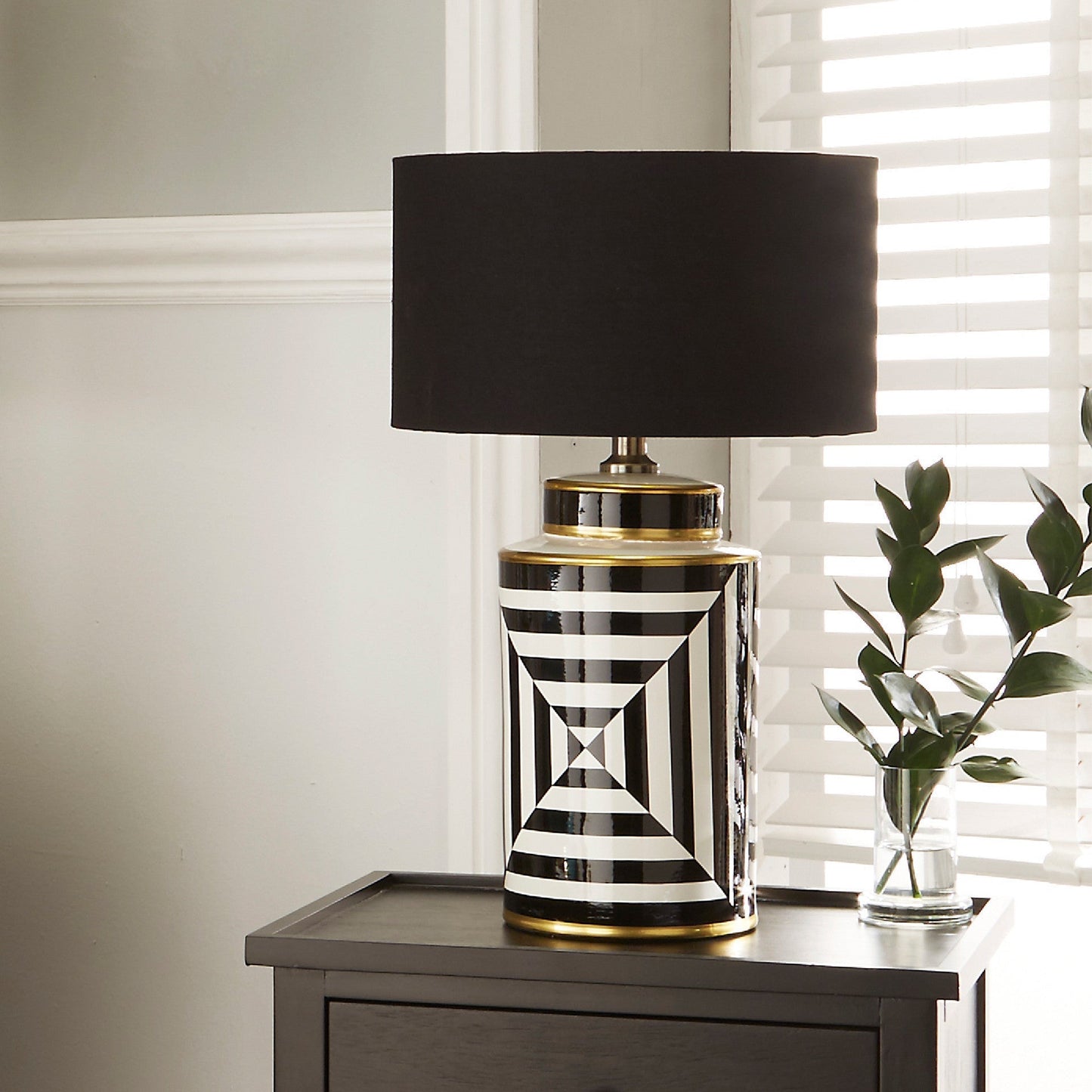 Bold Ceramic Table Lamp – Black & White Geometric Design