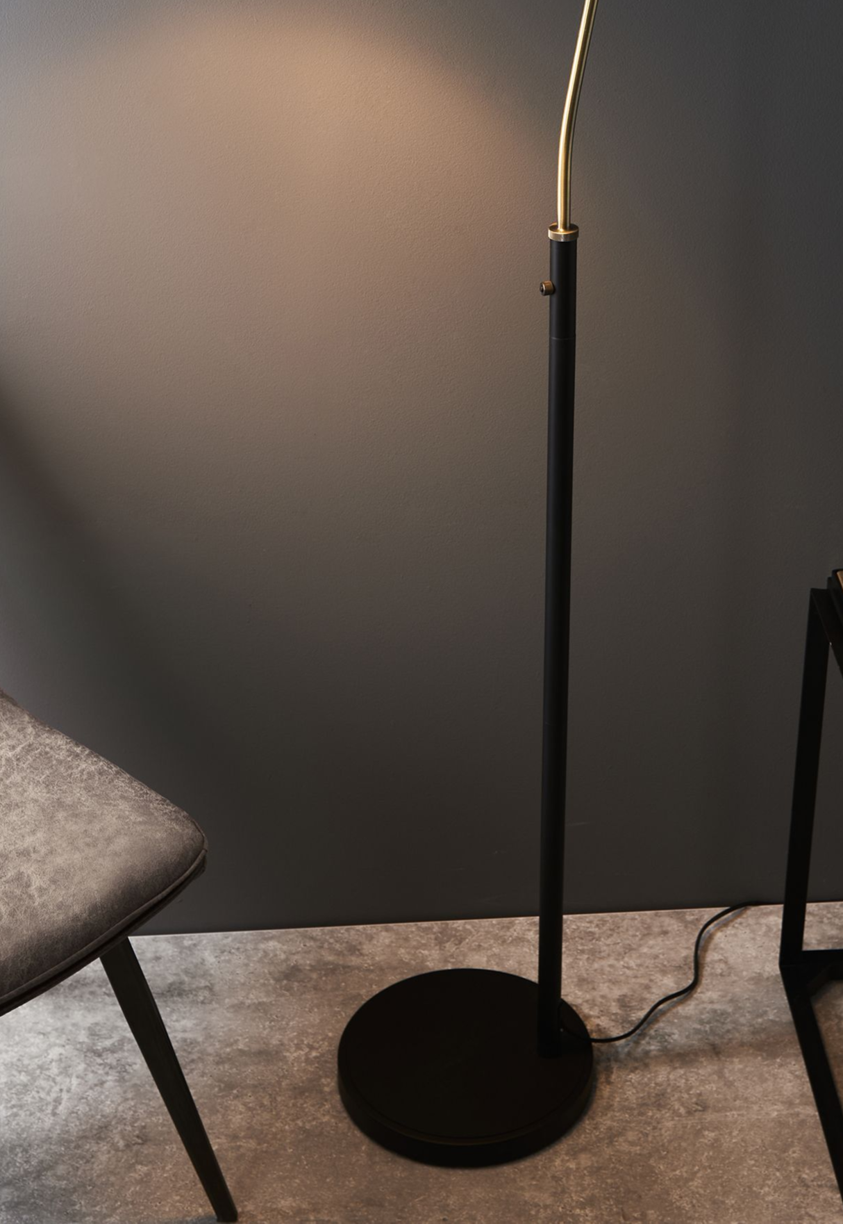 Modern Antique Brass & Black Metal Floor Lamp with Adjustable Height