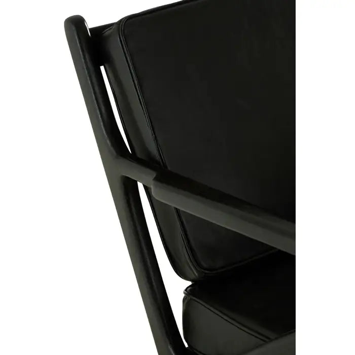 Modern Black Leather Armchair – Teak Frame & Sleek Design