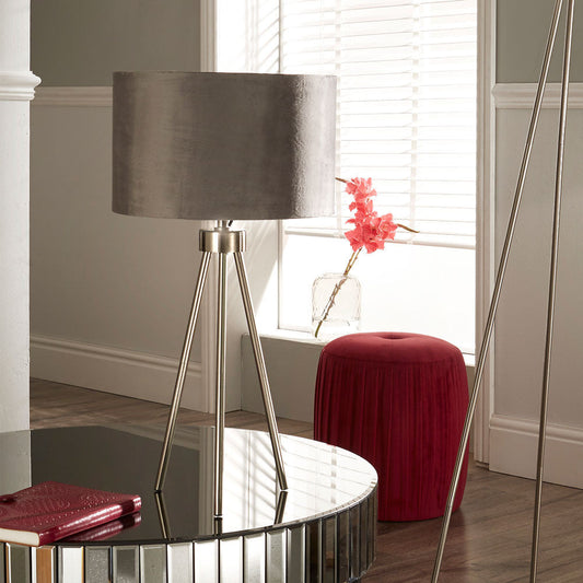 Modern Brushed Silver Tripod Table Lamp – Drum Shade & Sleek Finish  