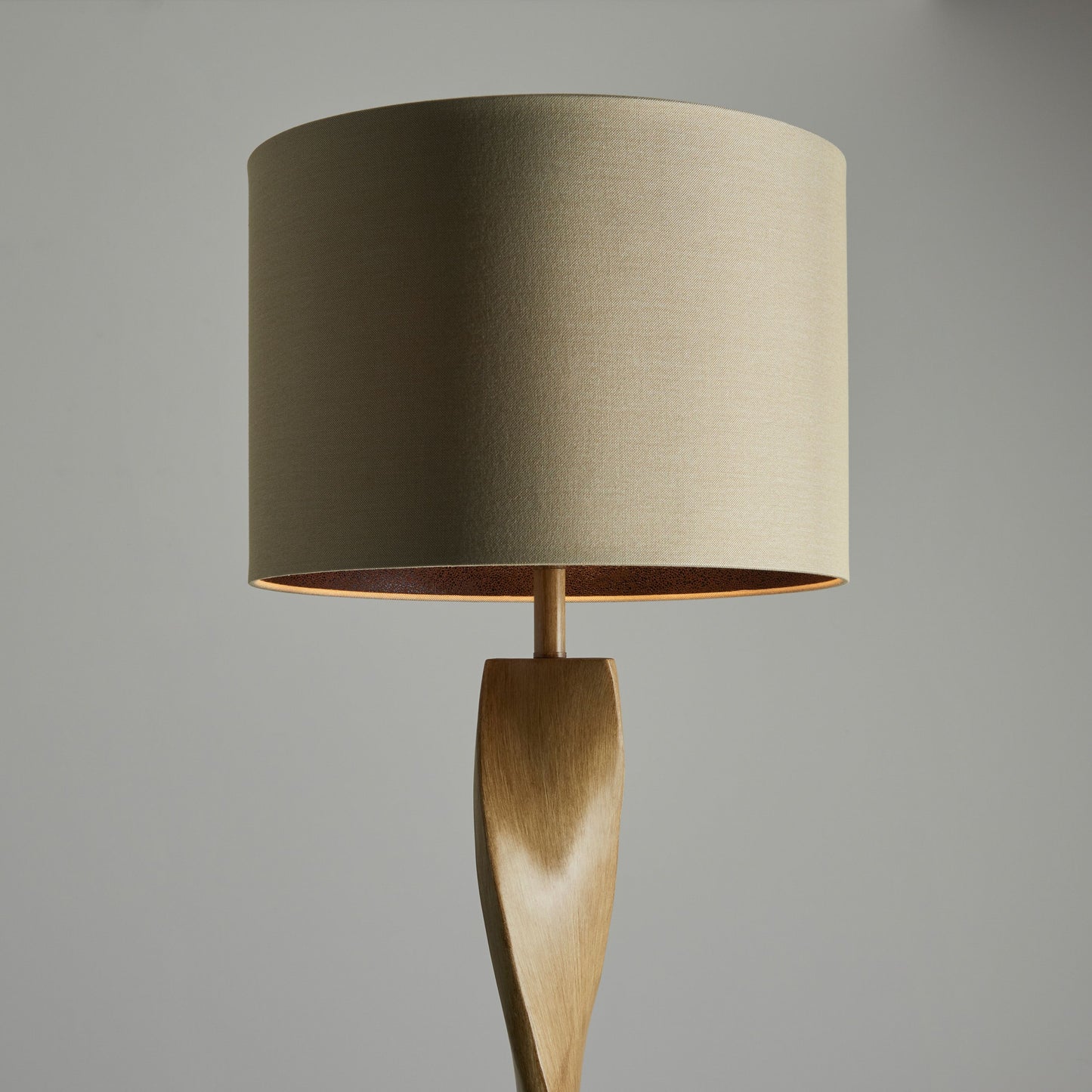 Contemporary Oak Twisted Floor Lamp – Beige Fabric Shade