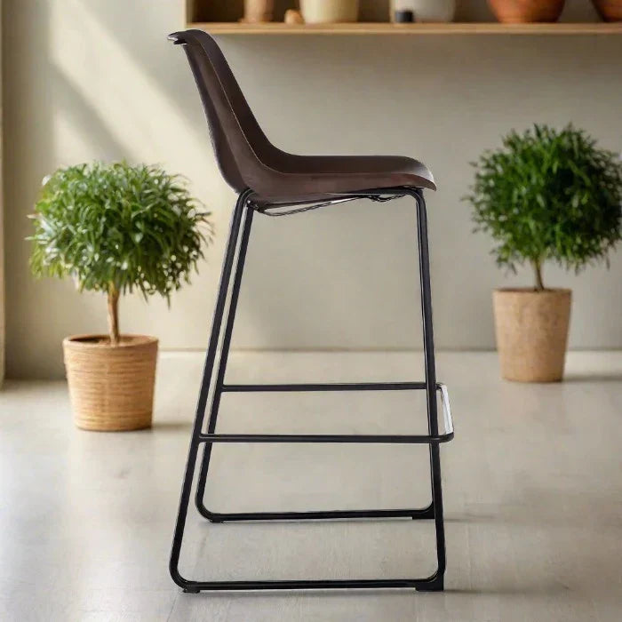 Elegant Brown Leather Bar Stool – Metal Frame & Minimalist Design