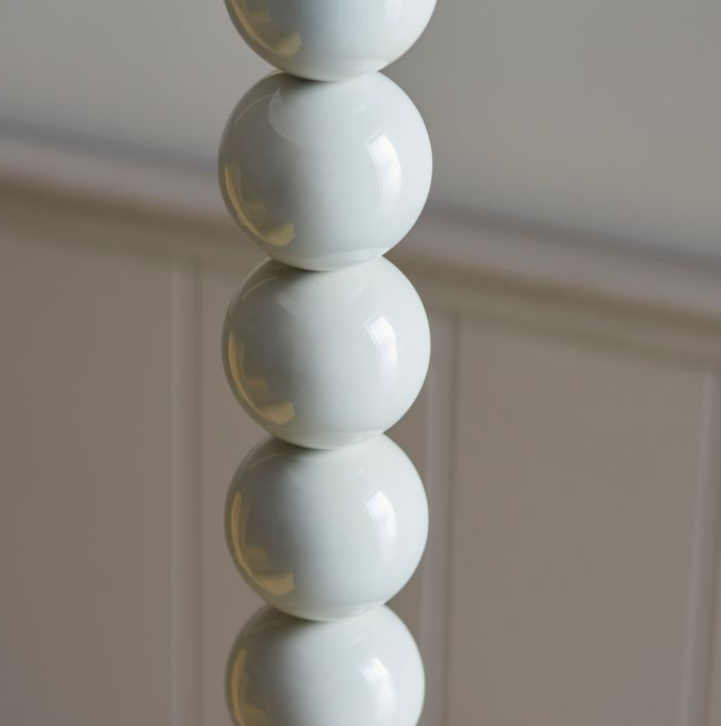 Elegant Almond White Steel Floor Lamp – Modern Stacked Sphere Design
