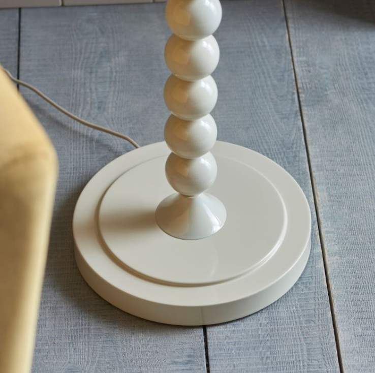 Elegant Almond White Steel Floor Lamp – Modern Stacked Sphere Design